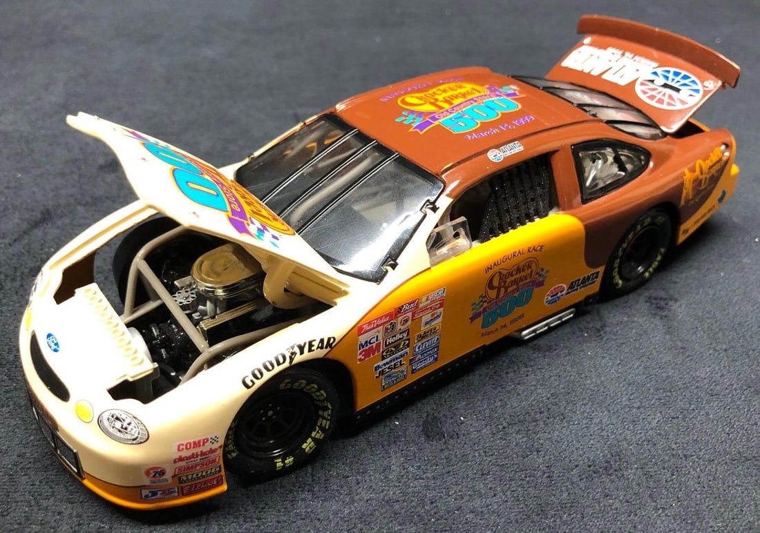1999 Inaugural Race Cracker Barrel 500 Atlanta Motor Speedway 1:24 Replica Die Cast Stock Car (1 of 6)