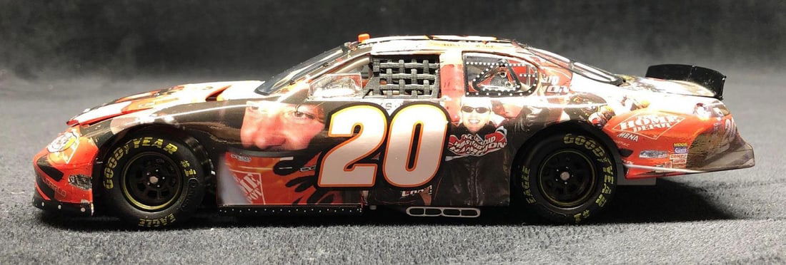 #20 Tony Stewart NASCAR 2005 Chevy Monte Carlo Home Depot 1:24 Replica Die Cast Stock Car (1 of 4)