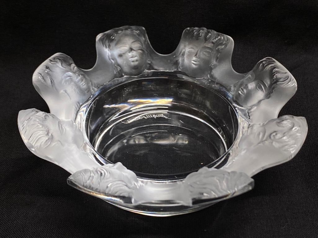 Lalique "Saint Nicolas" Ashtray: Lalique "Saint Nicolas" Ashtray Small Lalique French crystal ashtray, in the "Saint Nicolas" pattern. Features the classic Lalique frosted frosted texture on the outside, and faces of 