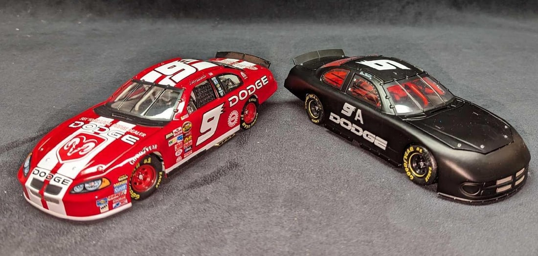 2 Die Cast Action Bill Elliott 1:24 Scale Stock Cars: 2 Die Cast Action Bill Elliott 1:24 Scale Stock Cars. This lot includes: (1) Action Bill Elliott #9 Dodge 2003 Intrepid R/T - 1:24 Scale Stock Car. This mini metal car is approx 3 1/4" x 8 1/2"