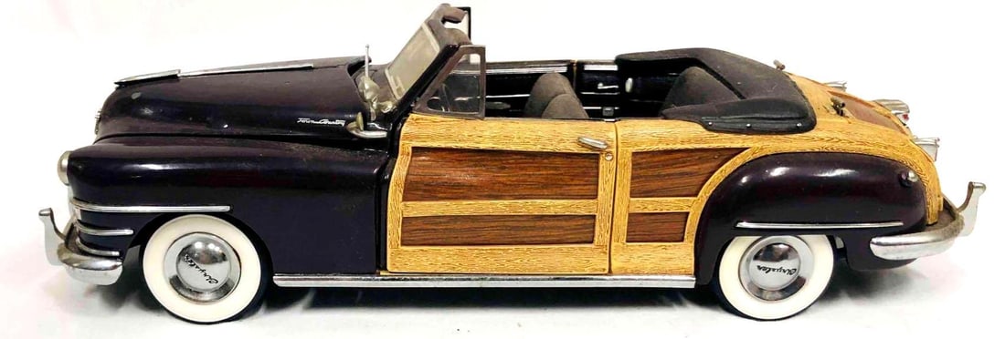 Chrysler Town & Country 1948 Motor Vehicle Replica  The Danbury Mint 1994 (1 of 13)