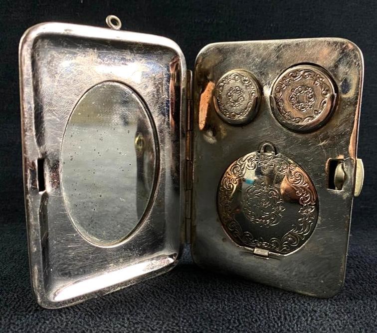 Vintage Vanity Coin Purse (1 of 5)