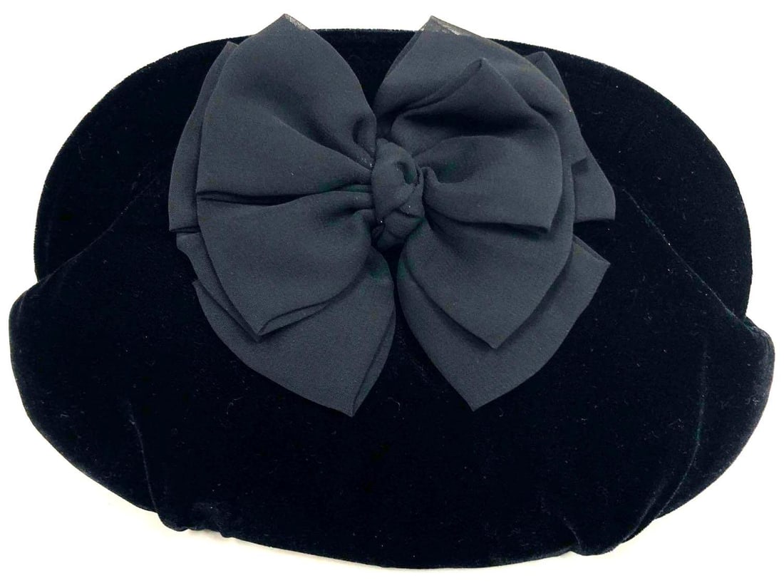 Vintage Carolyne Barton Black Velvet Bow Purse (1 of 10)