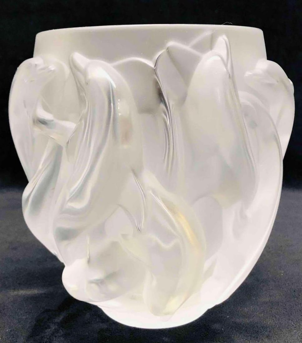 Lalique Crystal Dolphins Vase Oceania (1 of 10)