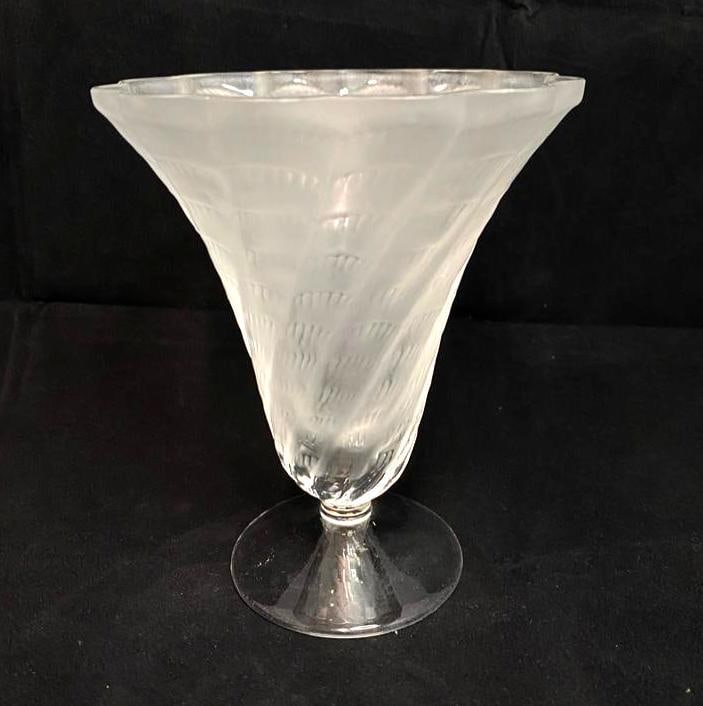 Lalique Lucie Frosted Crystal Vase: Lalique Lucie Frosted Crystal Vase Art nouveau-style vase by Lalique, with twisting design. The classic frosted texture on the outside of the vase fades to smooth glass towards the bottom. In good con