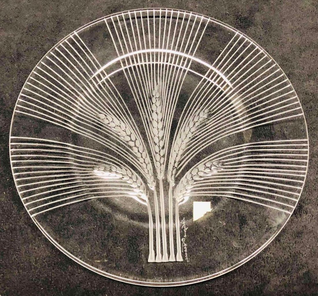 Signed Lalique Salad Plate Verneuil Wheat Design: This lot contains a Signed Lalique Salad Plate Verneuil Wheat Design. It is approx 8" x 8" x 1/2" and it weighs about 0.9lbs. Overall the Lalique salad plate is in good used condition with