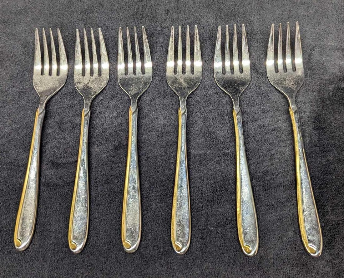 6 Retired Mikasa Estasi Stainless Salad Forks: 6 Retired Mikasa Estasi Stainless Salad Forks. This series was released from 1982 - 2004. Each Salad Fork is approx 6 1/2" and together they weigh 0.49lb. Made in Japan. The stainless steel Salad 