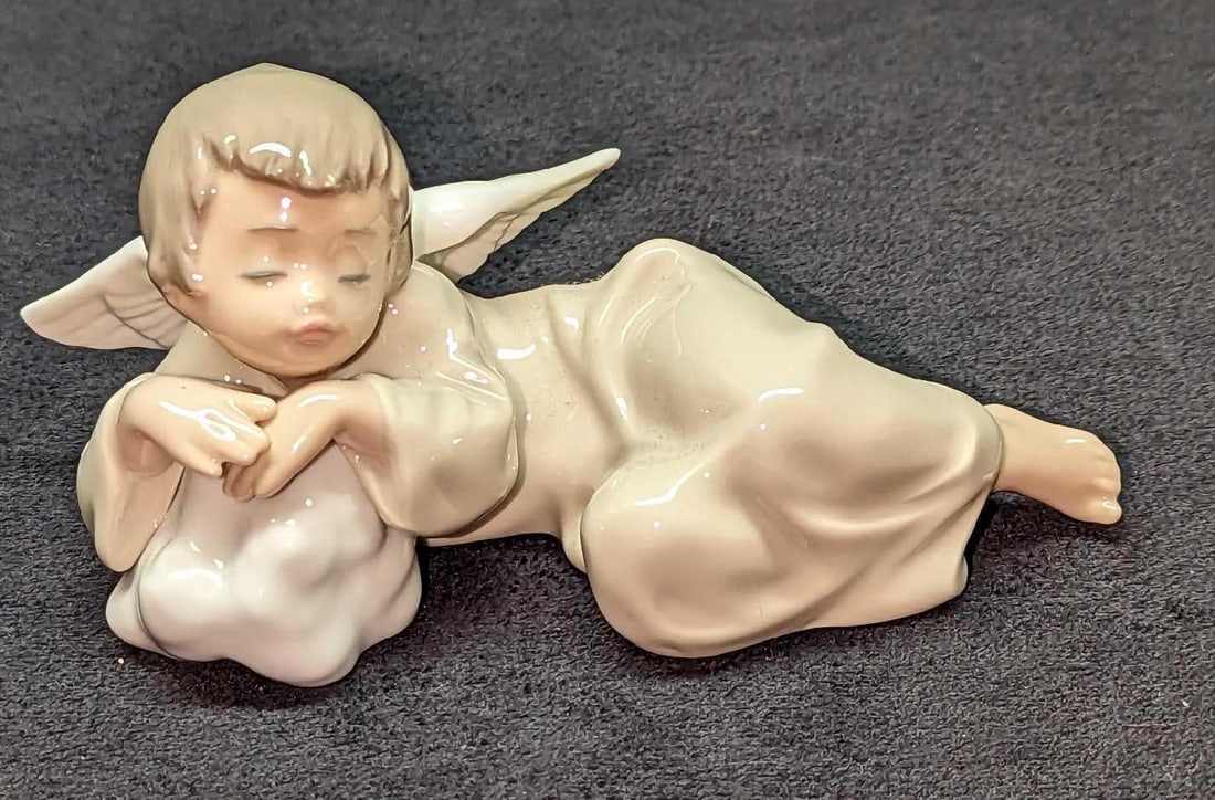 Retired Heavenly Dreamer Angel Child Figurine (1 of 6)