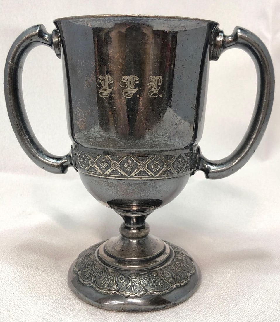 Wilcox Silver Plate Co. Quadruple Plate Loving Cup: This lot contains Antique Wilcox Silver Plate Co. #1434 Quadruple Plate Loving Cup (Wine Goblet Chalice) with monogram LLP engraved on front. The item is approx 5-1/2" x 5-1/2" x 3-1/4" an