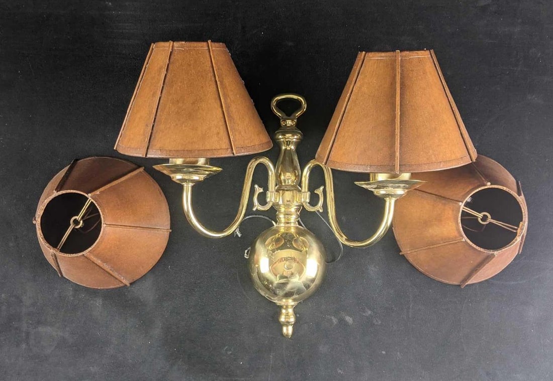 Electric Wall Sconce: Electric Wall Sconce This wall sconce takes two small light bulbs and comes with four light shades. it can be a cute front porch light or an inside light. This item is untested. In used condition. Wei