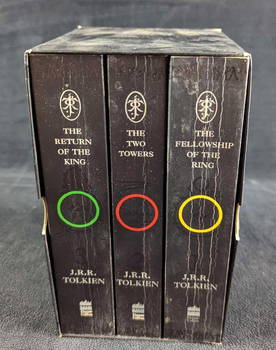 The Two Towers (The Lord of the Rings, Book 2) – HarperCollins