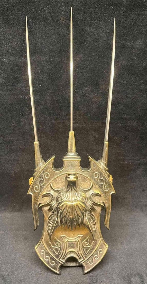 Wolverine Hand Claw (NOT a toy) (1 of 19)