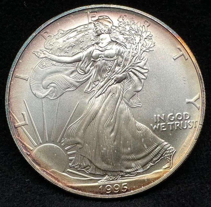 1995 US Mint .999 Fine Silver Eagle (1 of 2)
