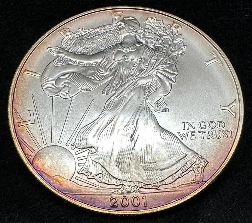 2001 US Mint .999 Fine Silver Eagle (1 of 2)
