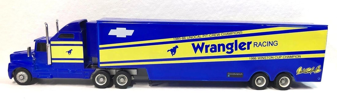 Racing Collectibles 1:64 Replica Nascar #3 Dale Earnhardt 1986 Winston Cup Wrangler Transporter: Racing Collectibles1:64 Diecast Replica Nascar #3 Dale Earnhardt 1986 Winston Cup Champion Wrangler Transporter Hauler. It measures approximately 13-1/4" x 2-3/4" x 1-1/2" and it weighs 1.