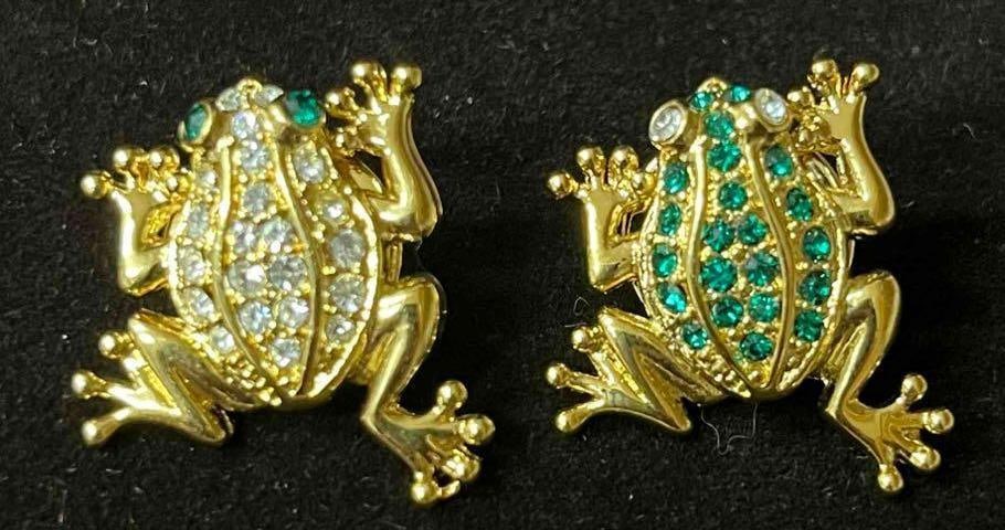 Vintage Gold Colored Pair Of Frog Brooches (1 of 9)
