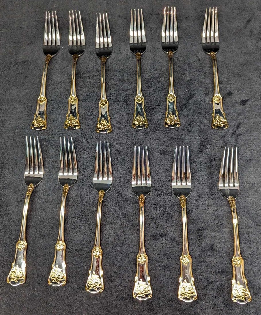 12 Royal Albert Old Country Roses Salad Forks: 12 Royal Albert Old Country Roses Salad Forks. Each stainless steel fork is approximately 1" x 3/4" x 7 1/8" and the total weight is 1.03lb. The forks have some light wear.