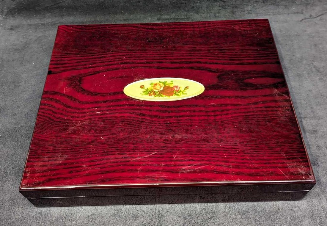 Royal Albert Old Country Roses Wood Silverware Box (1 of 8)
