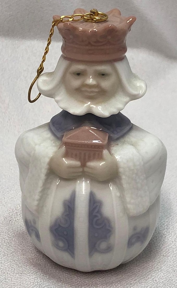 1996 Lladro #6341 King Melchior Ornament (1 of 5)