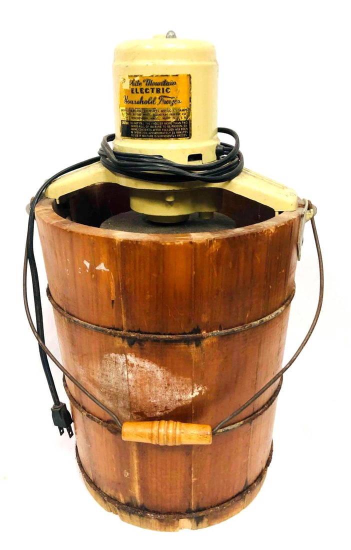 Vintage White Mountain Electric Household Freezer Model 4 & 6e 110.120