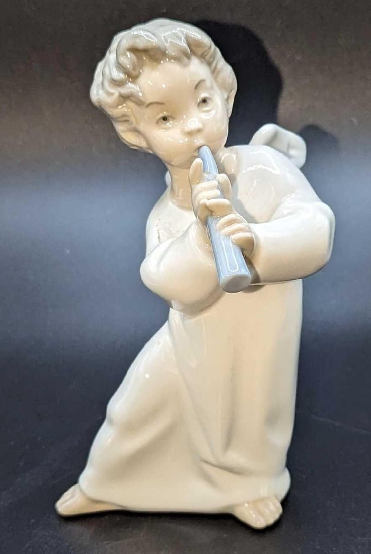 Lladro Angel With Flute Figurine (1 of 6)