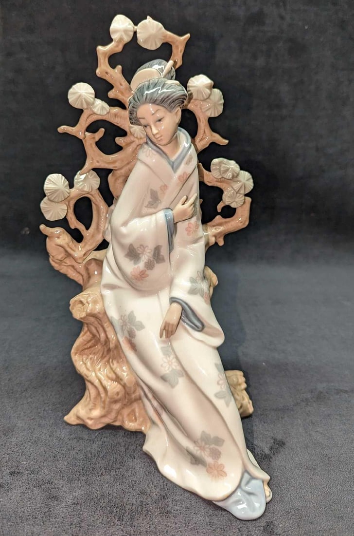 Retired Lladro Geisha Sitting On A Tree Figurine (1 of 6)