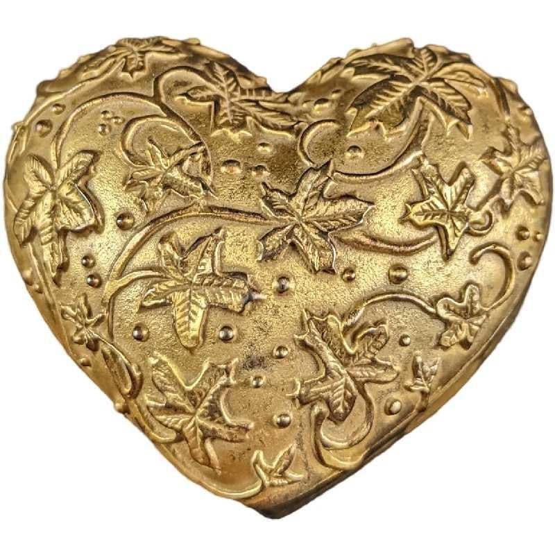Karen Callan Brass Heart Trinket Box: Karen Callan Brass Heart Trinket Box. From the 1990s. The box is approx 2 3/4" x 2 1/2" x 3/4" and it weighs 0.31lb. The box is in a good, used condition with light surface tarnish. Please
