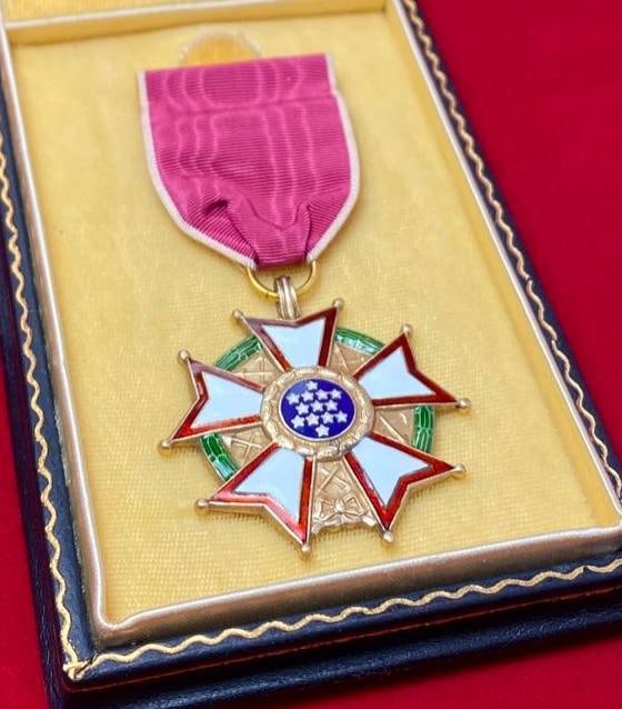 US Legion of Merit Medal With Original Case (1 of 6)