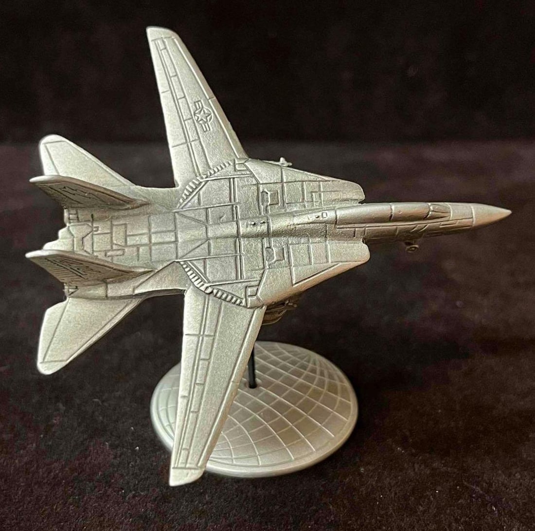 Discontinued 1987 F-14 TOMCAT The Worlds Greatest Aircraft By The Franklin Mint (1 of 10)