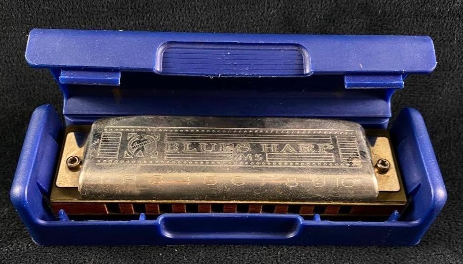 Vintage M Hohner Blues Harp D Harmonica (1 of 6)