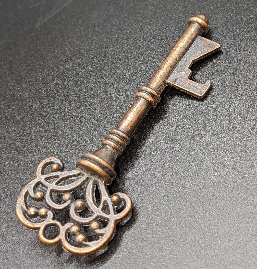 Metal Skeleton Key Bottle Opener A (1 of 4)