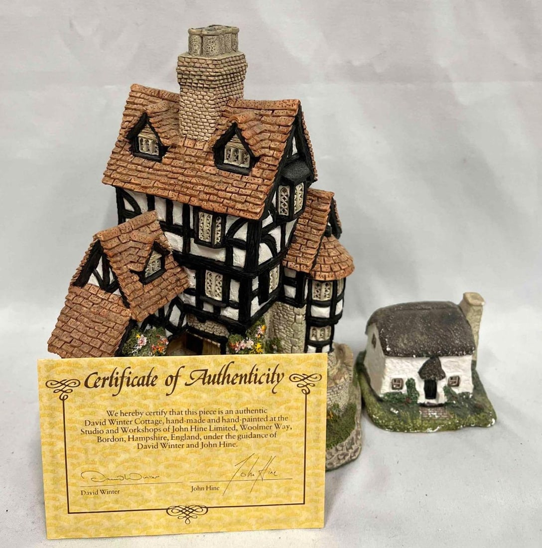 David Winter 1985 Squires Hall With COA & Mini Cottage David Winter Style (1 of 11)