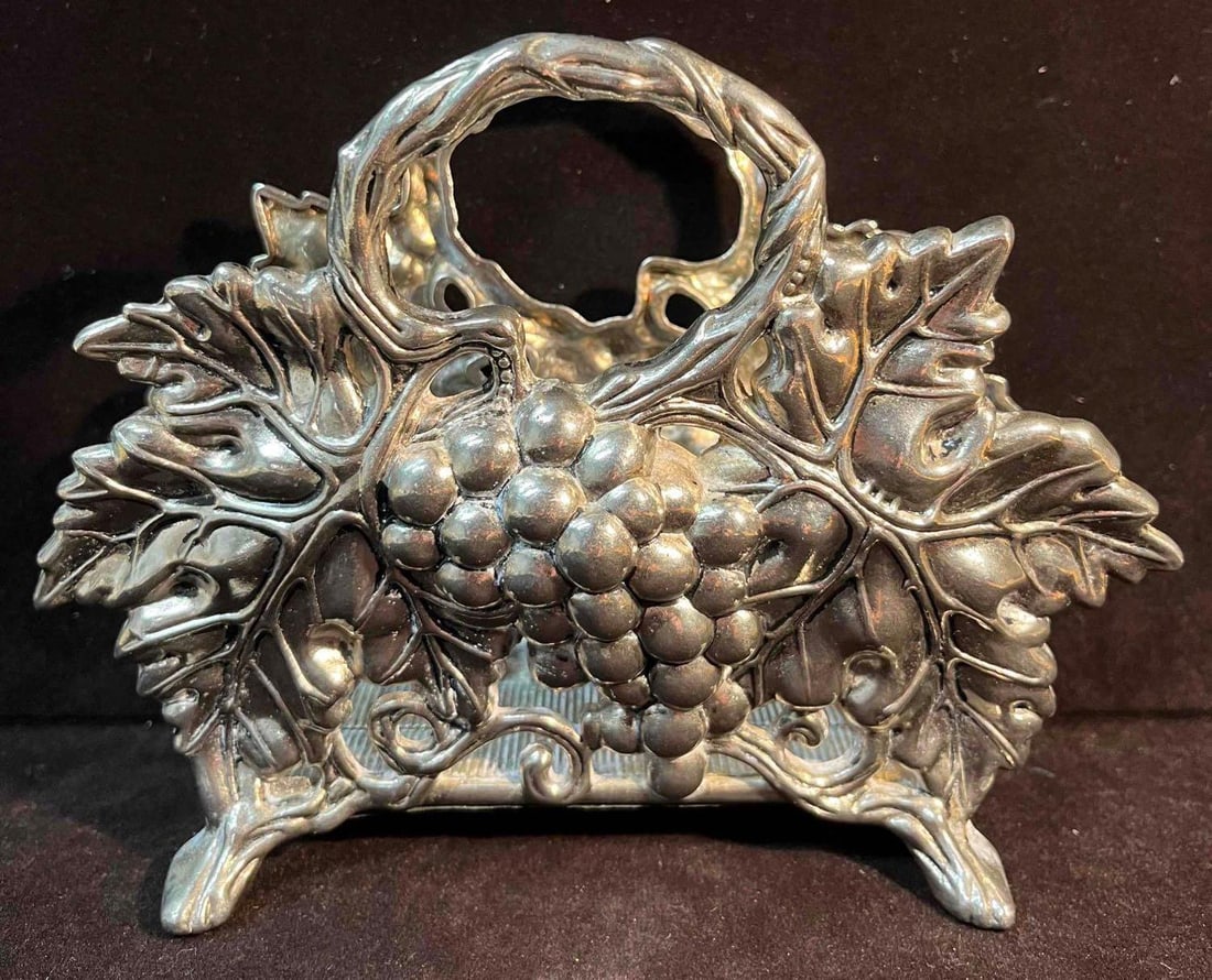 Grape & Leaf Silver Colored Napkin Holder (1 of 6)