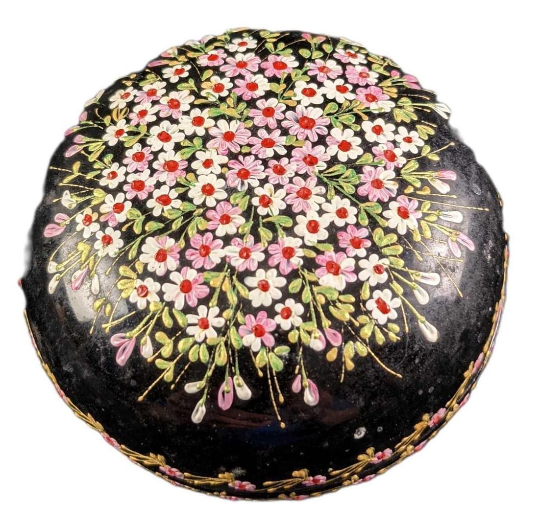 Hand Painted Flowers Black Resin Trinket Box: Hand Painted Flowers Black Resin Trinket Box. The maker and date of creation are unknown. Flowers have a nice texture. Is approx 3" x 3" x 2" and it weighs under 0.12lb. The box is in a go