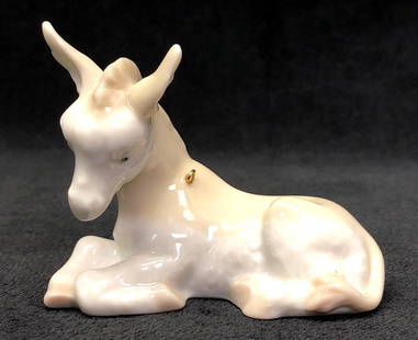 1993 Lladro #6095 Retired - Donkey Holiday Ornament: 1993 Lladro #6095 Donkey Holiday Ornament. Retired. Made in Spain. The Lladro Ornament is approximately 2-1/2&#34; x 2&#34; x 1-1/4&#34; and weighs about 0.1lbs. Overall this item is in vintage condit