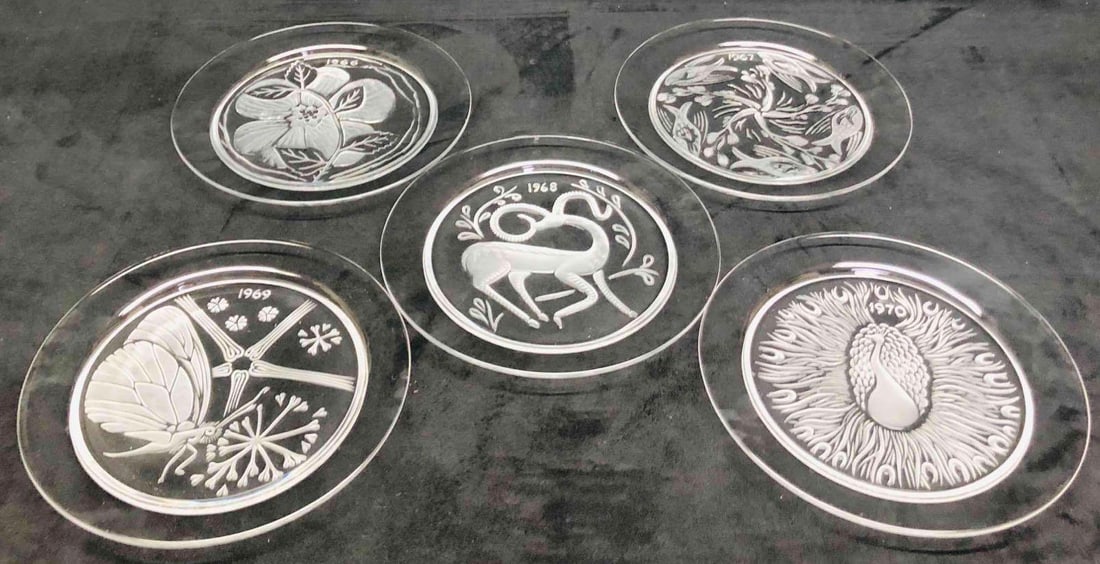 5 Signed Lalique Annual Plates 1976-1970 (1 of 17)