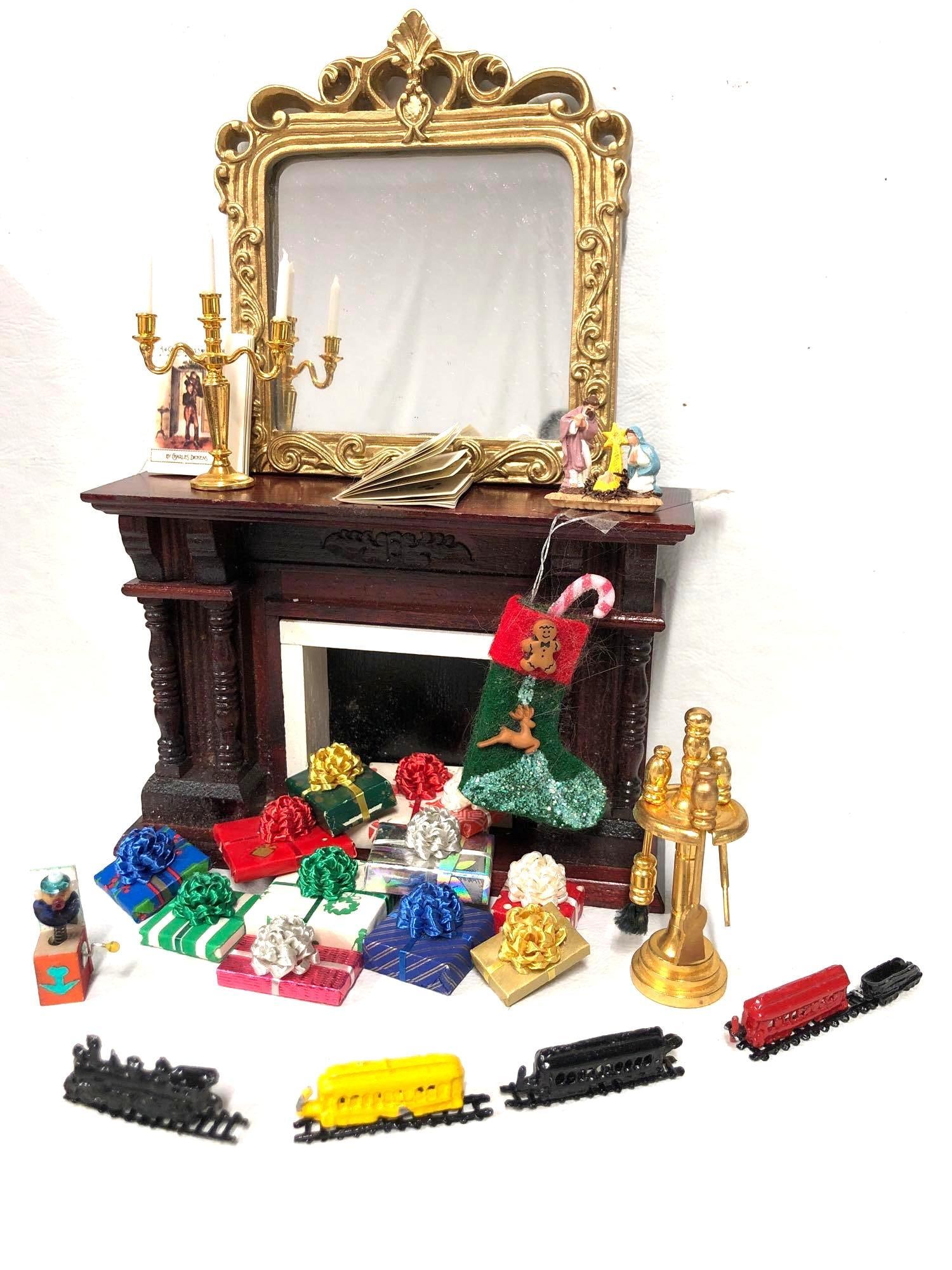 18pc Assorted  Doll House Furniture Pieces + Bag of Accessories (434F) (1 of 7)