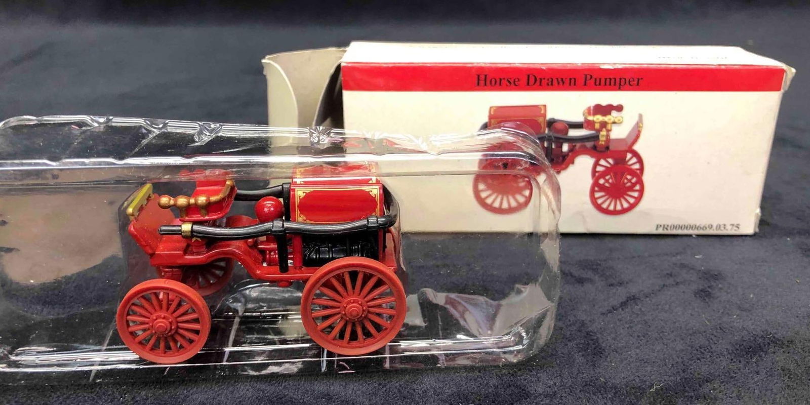 The Readers Digest 1908 Horse Drawn Pumper 2001 (1 of 7)