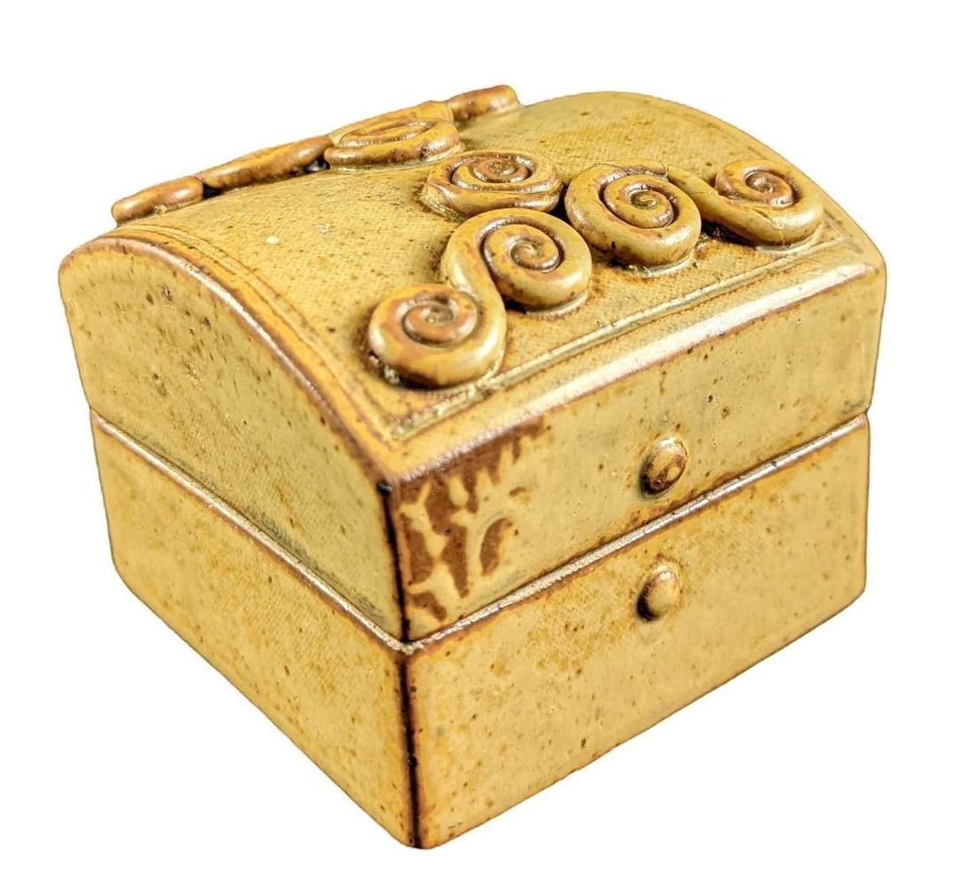 Hand Made Vintage Ceramic Trinket Box (1 of 13)