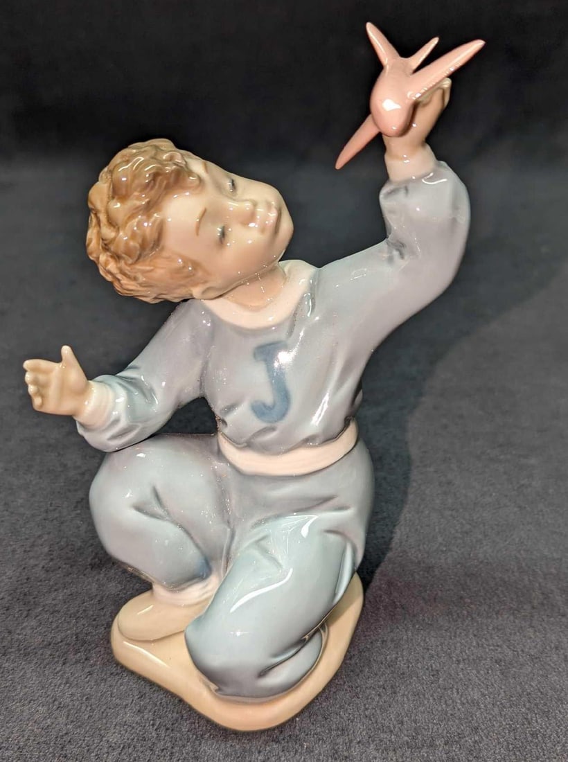 Retired Nao By Lladro Jet Pilot Little Boy Figurine (1 of 6)