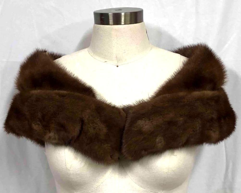 Women's Mink Fur Capelet (F50) (1 of 5)