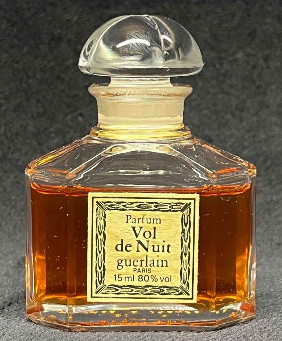 Parfum Vol De Nuit Guerlain Paris 15ml 80%vol: This lot contains a Parfum Vol De Nuit Guerlain Paris 15ml 80%vol. Made in France. It is approx 1" x 1 3/4" x 2 1/2" and it weighs about 0.1lbs. Overall the little vintage perfume bottle i