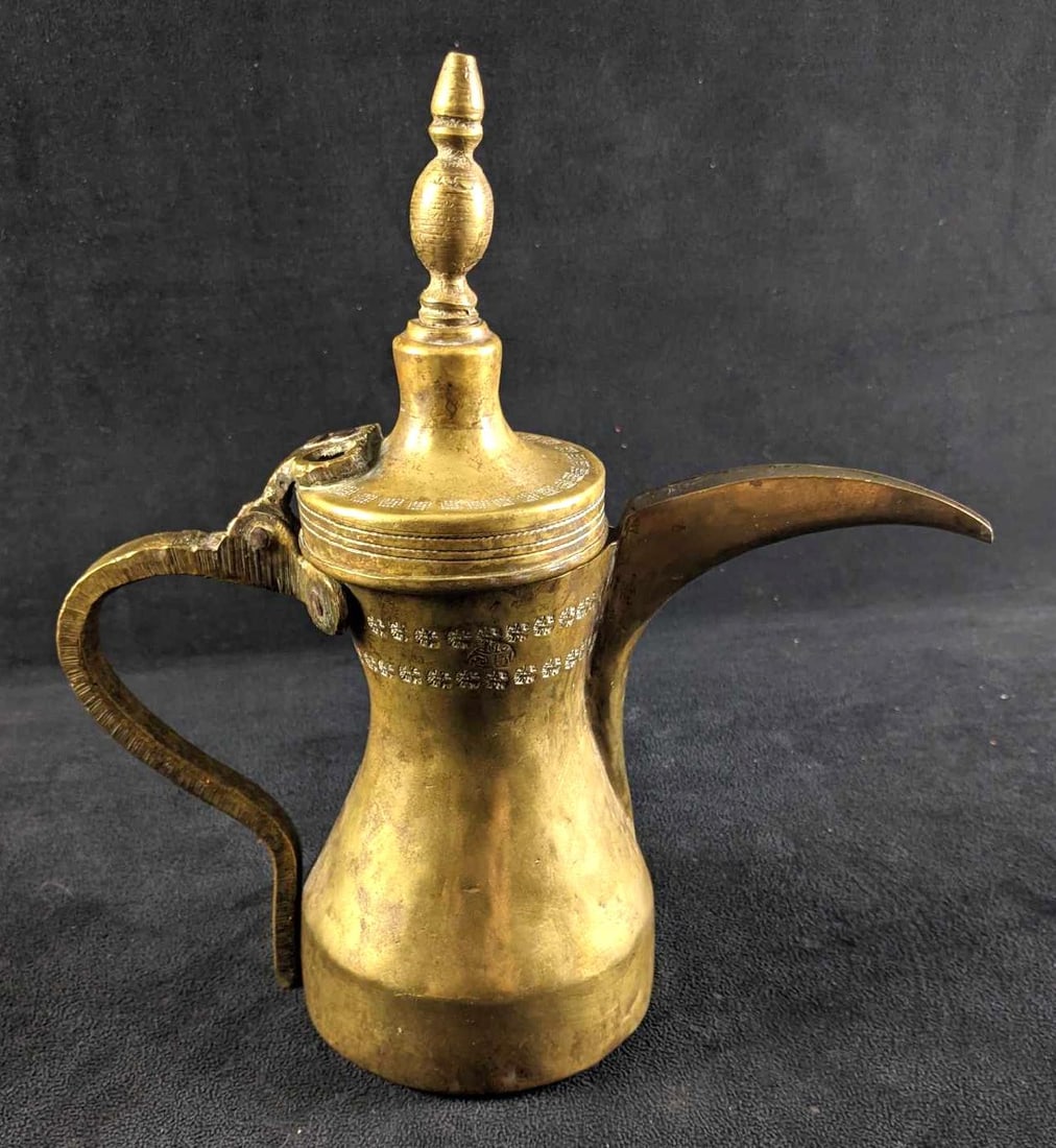 Vintage Saudi Brass Teapot (1 of 8)