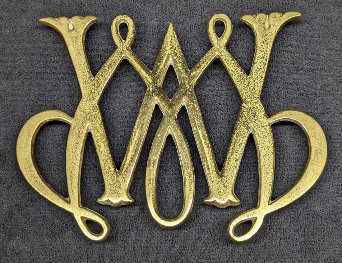 Vintage Small 1950 Queen Anne Cypher Brass Trivet (1 of 4)