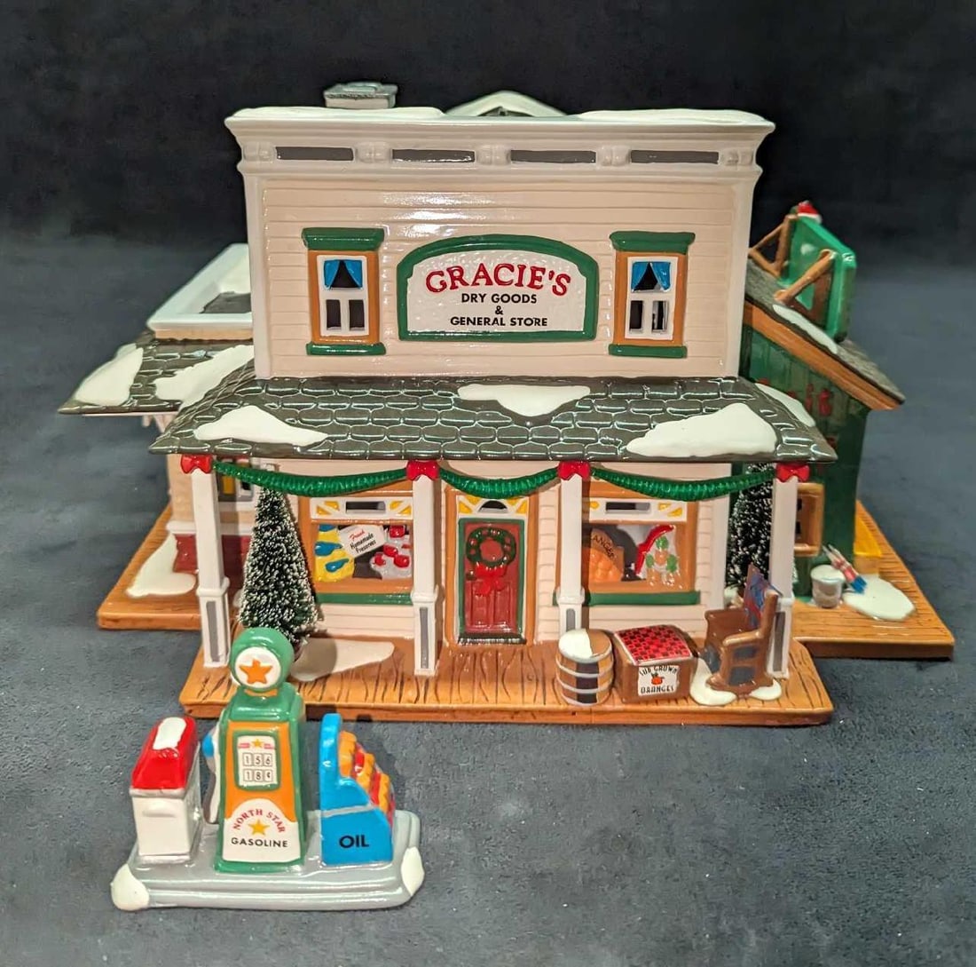 Department 56 Retired Snow Village General Store (1 of 10)