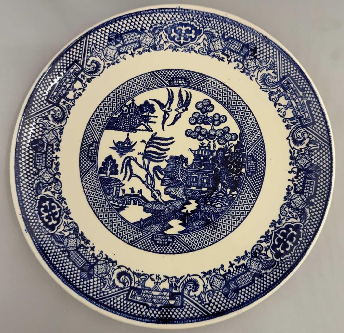 Vintage Blue Willow Dinner China Plate (1 of 5)