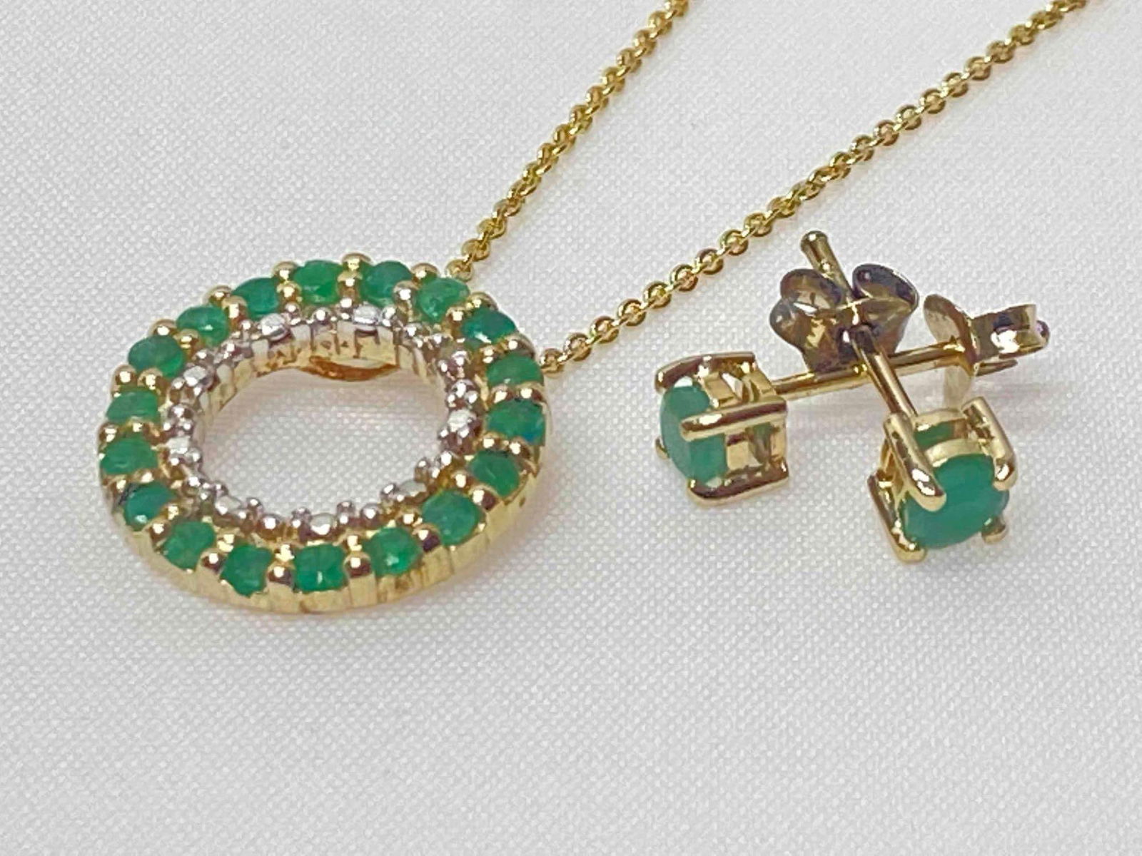 Vintage NOS Gold Over Sterling Silver Emerald & Diamond Circle Pendant Earring Set (1 of 13)