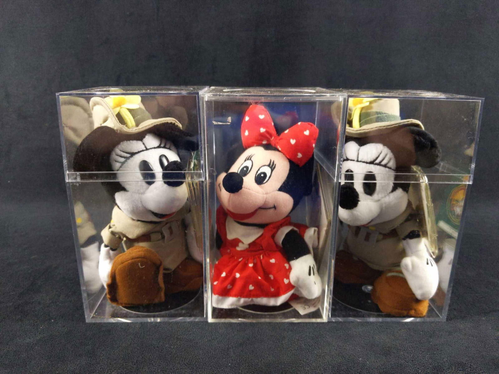 Disney Bean Bag Polka Dot Minnie And Disneyaba Minnie (1 of 7)