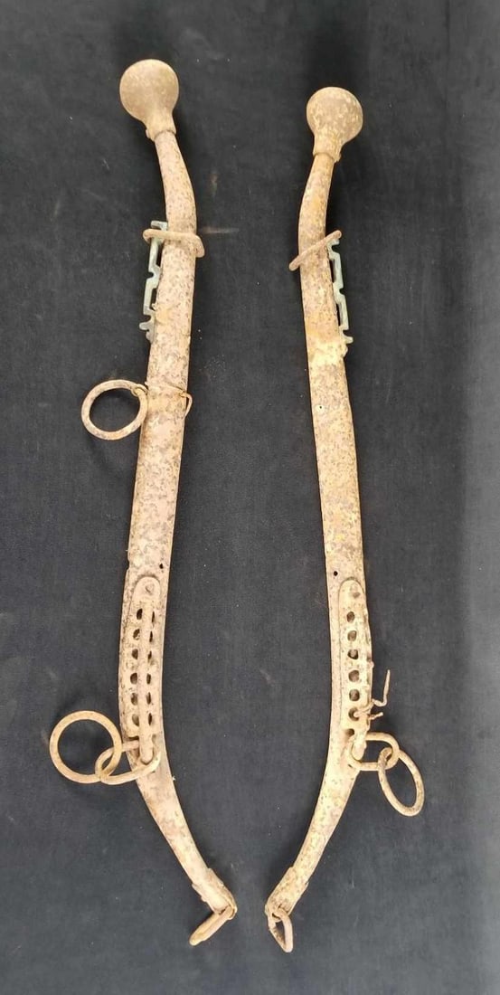 Vintage Cast Iron Steel Horse Yoke Harness (1 of 7)