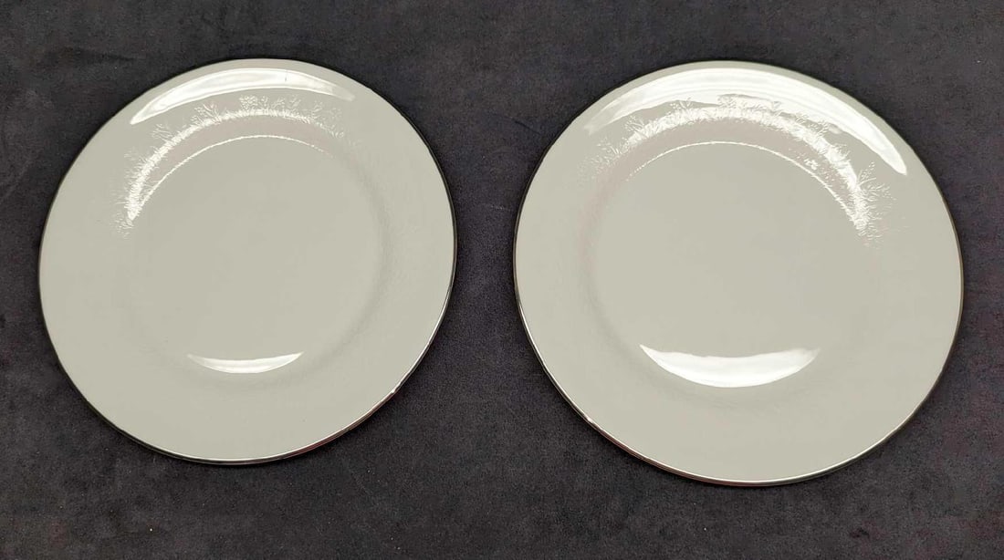 2 Wedgwood China Silver Ermine Dinner Plates B: 2 Wedgwood China Silver Ermine Dinner Plates B. This series was released from 1971 - 1993. Each plate is approx 10 3/4" x 10 3/4" x 1" and the total weight is 2.81 lbs. The plates are in a
